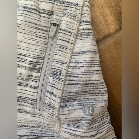 Lululemon Longsleeve Gray and White Sweatshirt - Picture 4 of 4